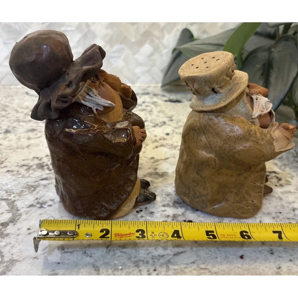 VTG Homemade Studio Pottery Folk Art Old Couple Salt & Pepper Shaker Rustic Pair